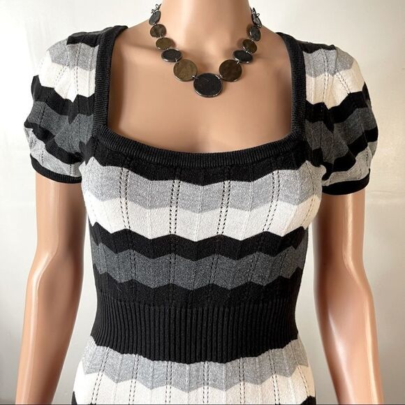 H&M Striped Knit Dress SMALL - Picture 6 of 16